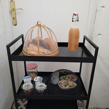 Les Lupins Bed & Breakfast Етрета Екстериор снимка