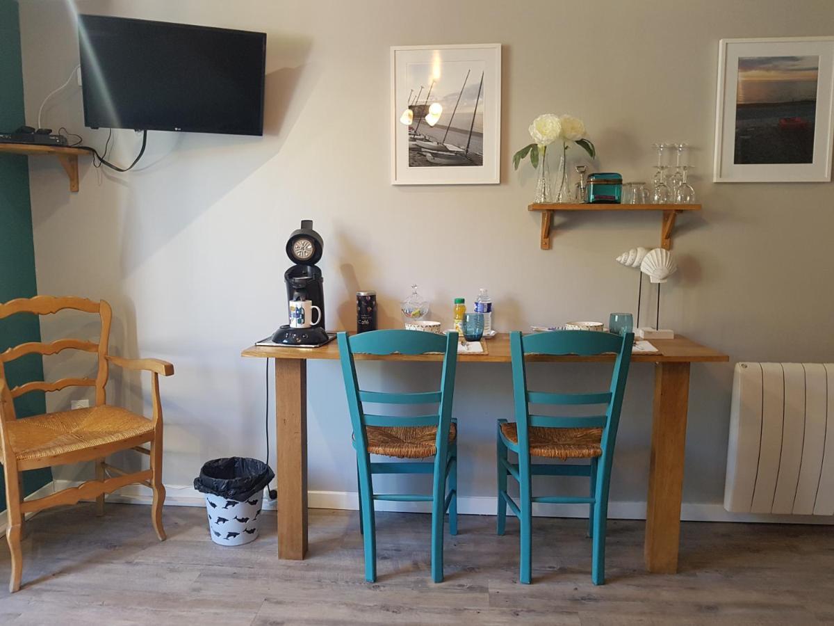 Les Lupins Bed & Breakfast Етрета Екстериор снимка