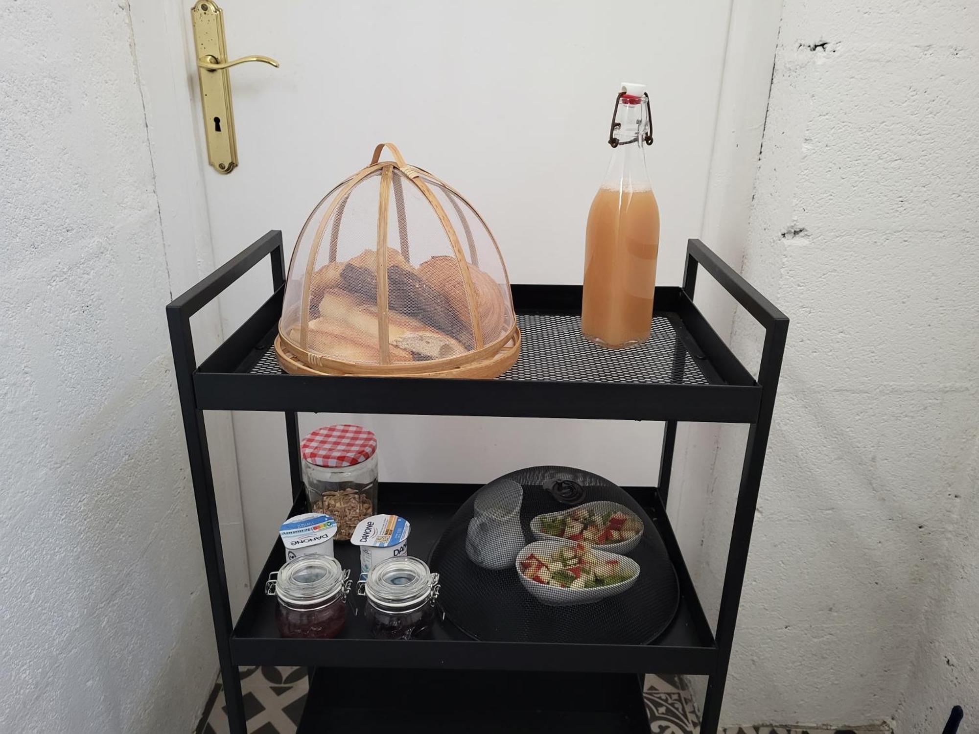 Les Lupins Bed & Breakfast Етрета Екстериор снимка